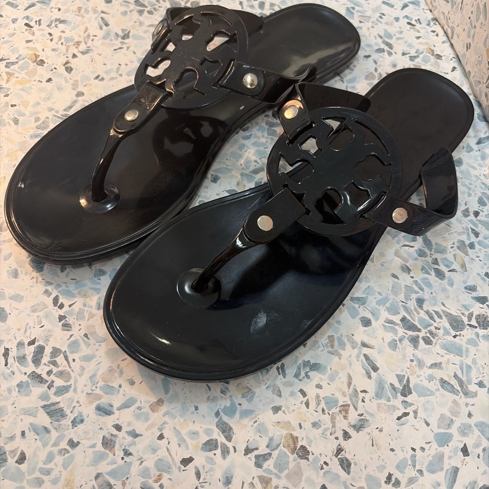 Tory Burch Mini Miller Jelly Sandals Black Logo Thong 8.5 - Picture 2 of 4